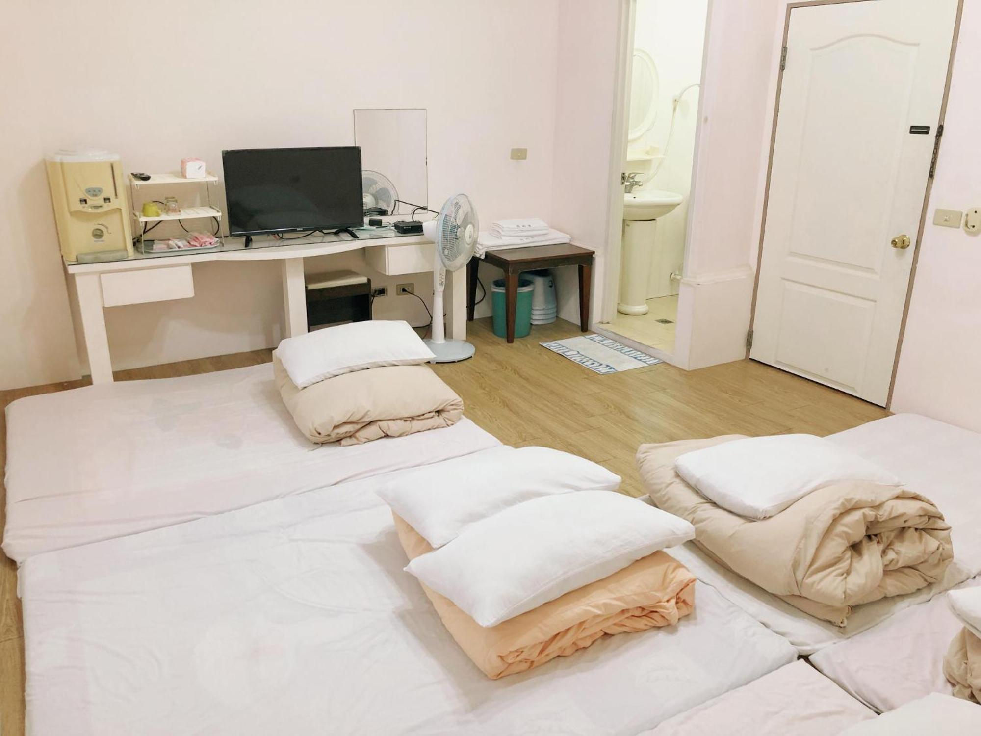 Chia Yun Homestay Luodong Esterno foto